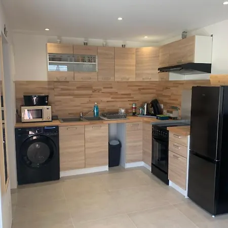 MAS GABELYS propriété privée avec parking ds jardin clos et terrasse avec superbe vue ste Victoire Trets Exterior foto