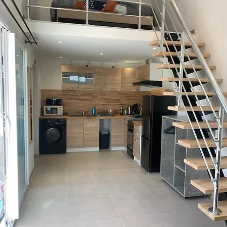 MAS GABELYS propriété privée avec parking ds jardin clos et terrasse avec superbe vue ste Victoire Trets Exterior foto
