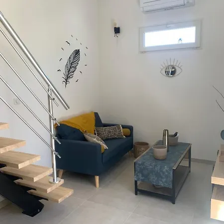 MAS GABELYS propriété privée avec parking ds jardin clos et terrasse avec superbe vue ste Victoire Trets Exterior foto