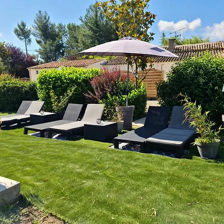MAS GABELYS propriété privée avec parking ds jardin clos et terrasse avec superbe vue ste Victoire Trets Exterior foto