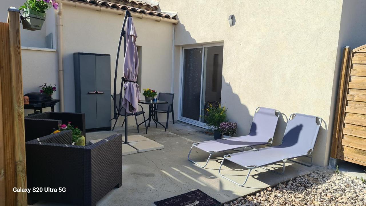 Mas Gabelys Propriété Privée Avec Parking Ds Jardin Clos Et Terrasse Avec Superbe Vue Ste Victoire Appartement