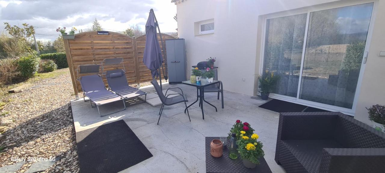 Mas Gabelys Propriété Privée Avec Parking Ds Jardin Clos Et Terrasse Avec Superbe Vue Ste Victoire *